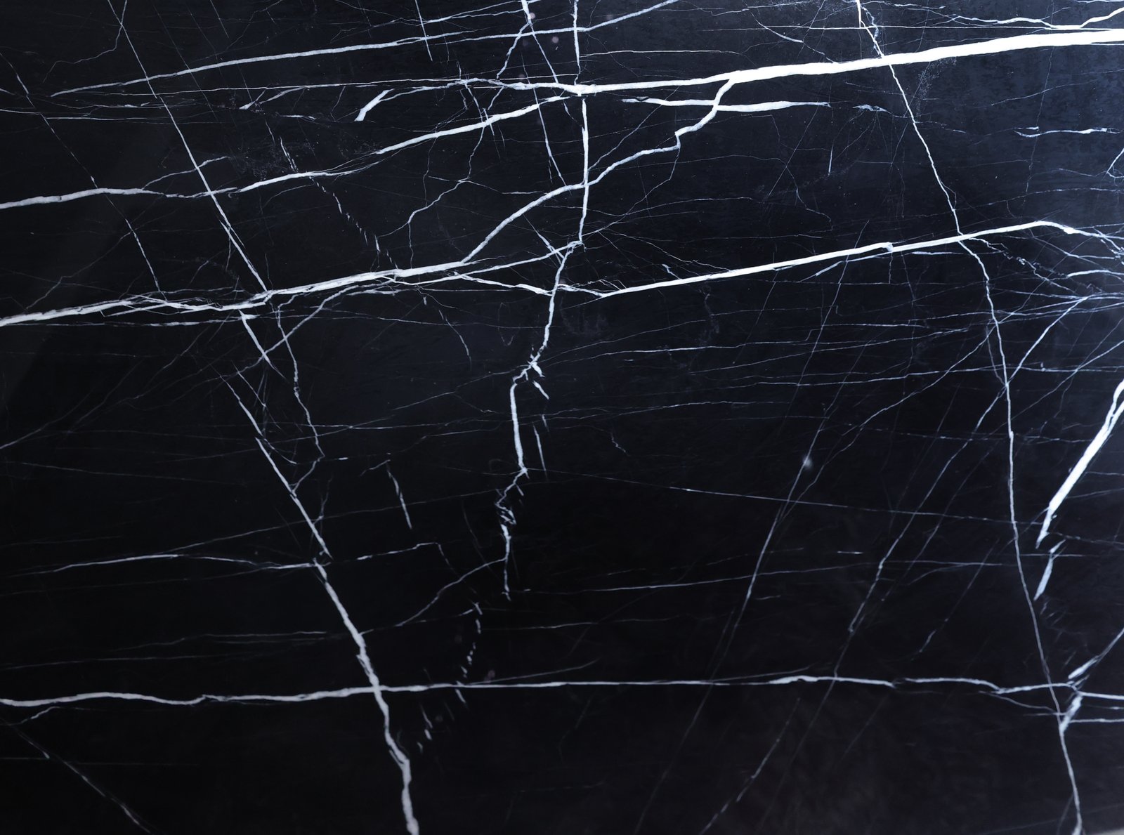 BLACK MARQUINA Hover